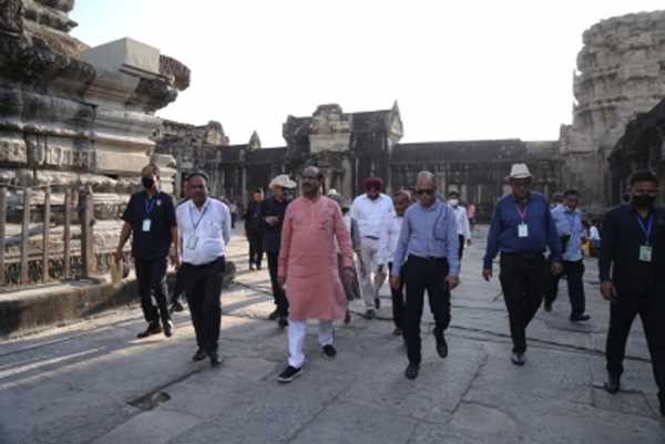 भारत और कंबोडिया की साझा सांस्कृतिक विरासत को दर्शाते हैं कंबोडिया के मंदिर : ओम बिरला